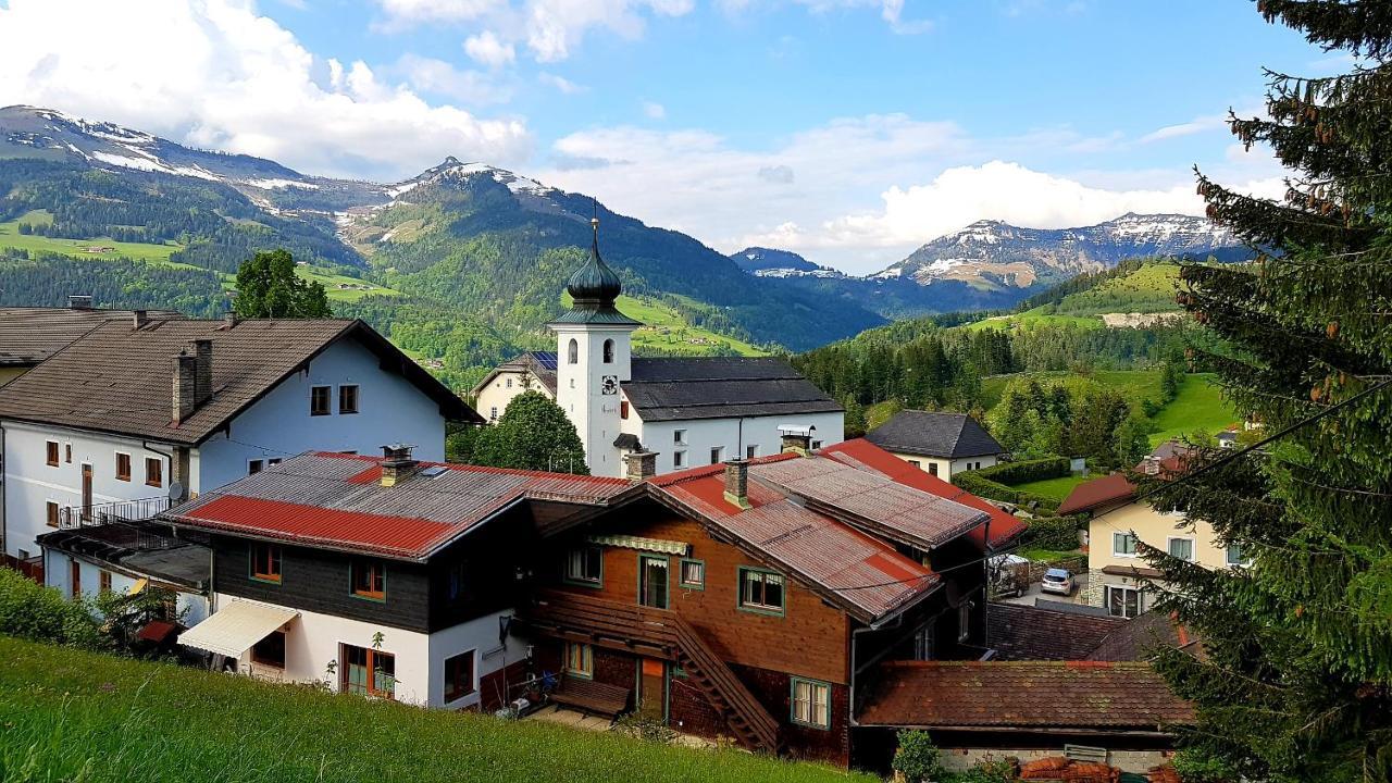 Tauglerei Appartement Enzian In Den Zauberbergen Sankt Koloman エクステリア 写真